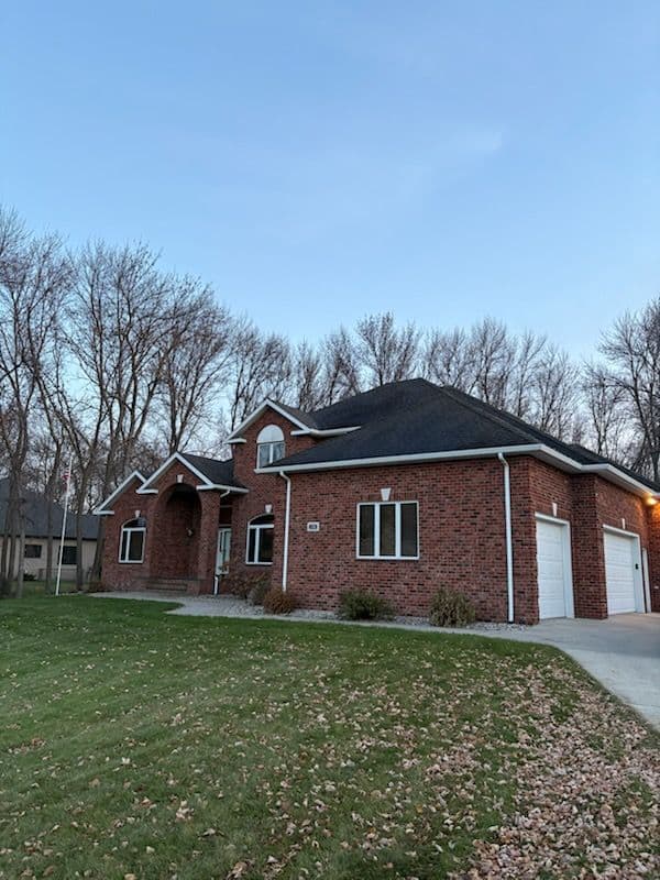 Gutter Cleaning and Roof Rejuvenation Services to Enhance Your Home's Beauty